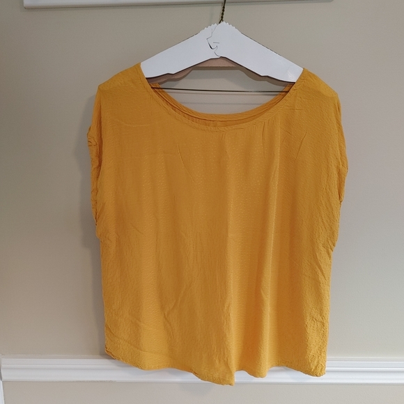 Hand Made Top - Picture 2 of 5